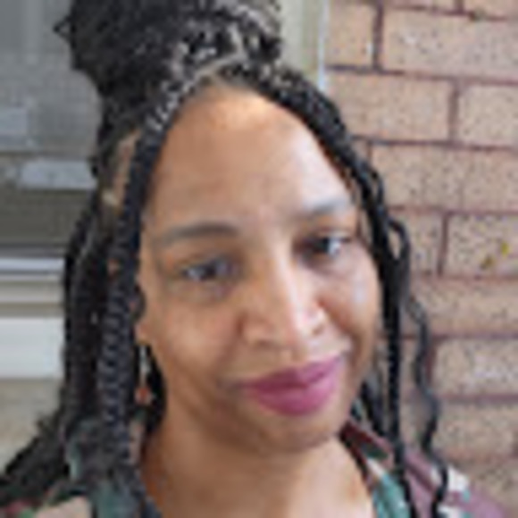 Meet your Posher, Tahirah - Picture 1 of 1